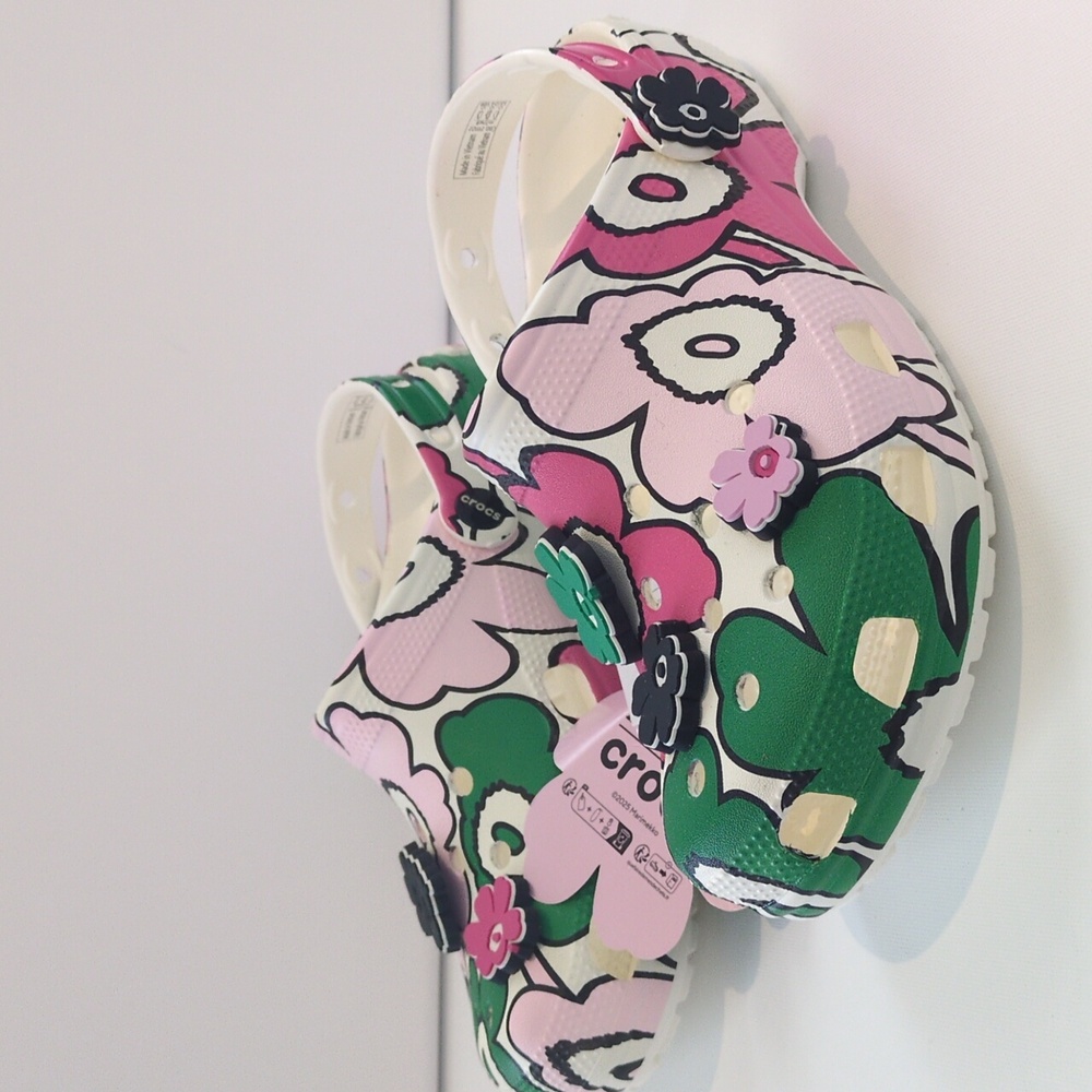 Marimekko Classic Crocs Collab - Picture 6 of 8